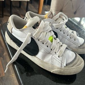 Nike Blazers women’s 9